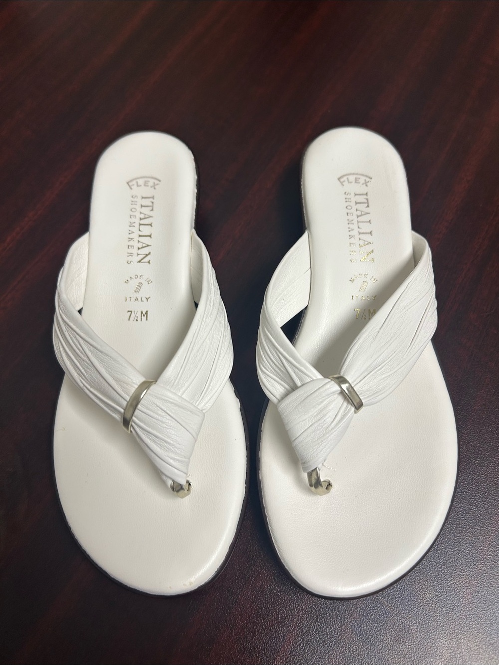 Italian Shoemakers Flex White Leather Thong Sandals 7.5 Made in Italy 🇮🇹